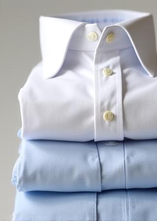 Camicia su misura piegata con cura